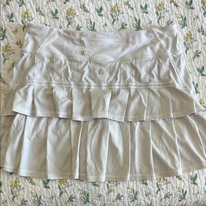 Lululemon Size 4 White Tennis Skirt